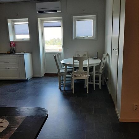 Tess Pa Noeddoe Apartment Stromstad Luaran gambar