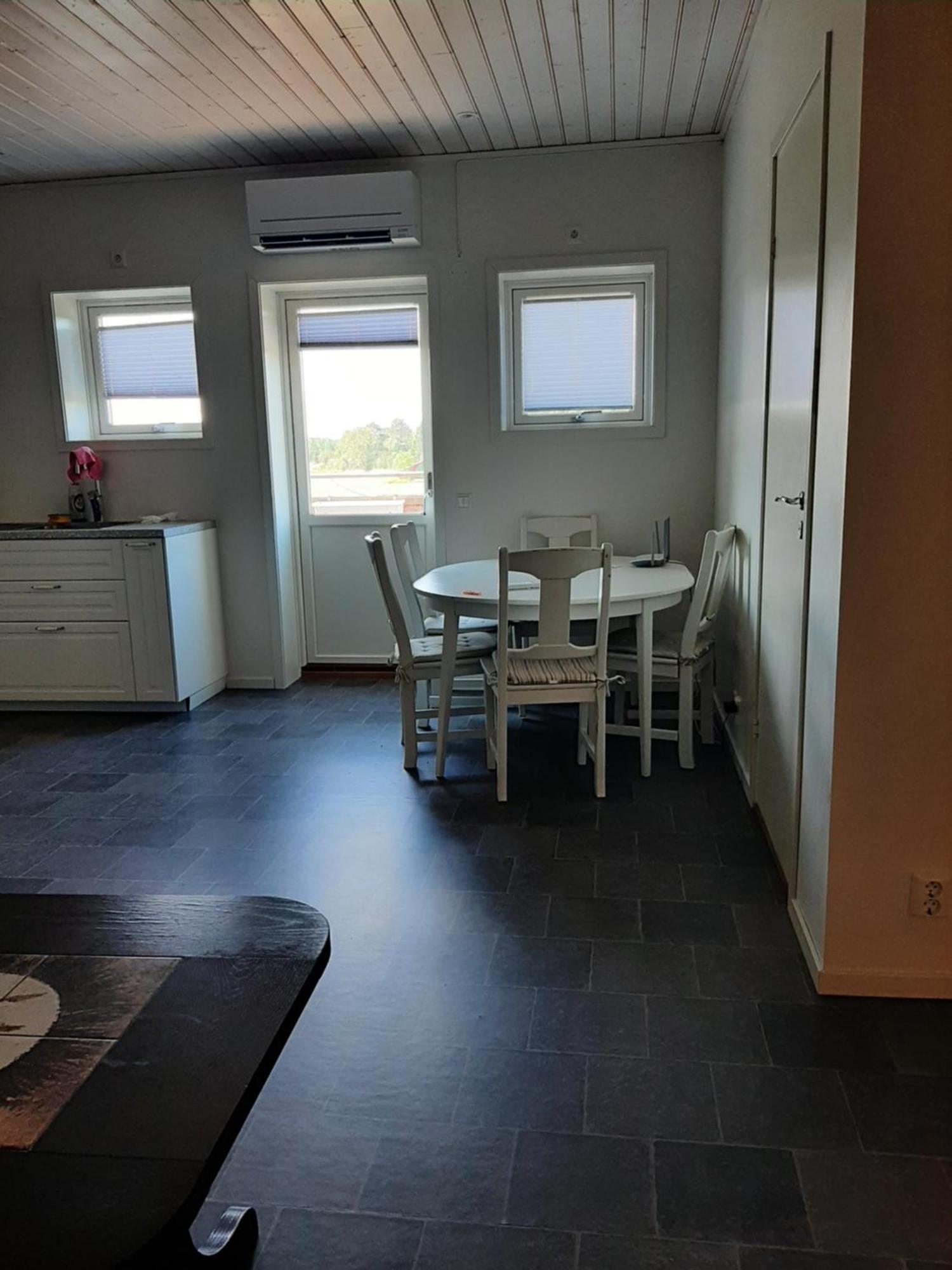 Tess Pa Noeddoe Apartment Stromstad Luaran gambar
